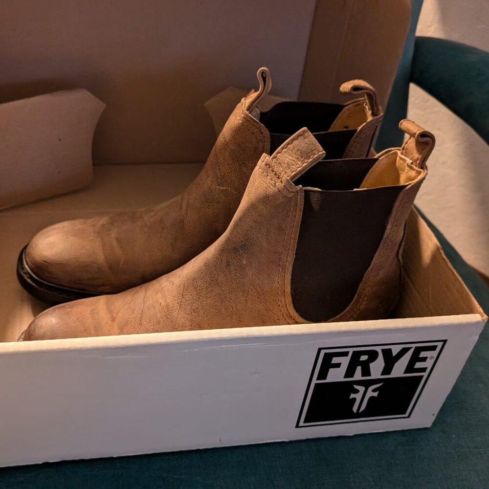 FRYE Men's Freemont Chelsea Boot  9.5 M NEW - Picture 3 of 8
